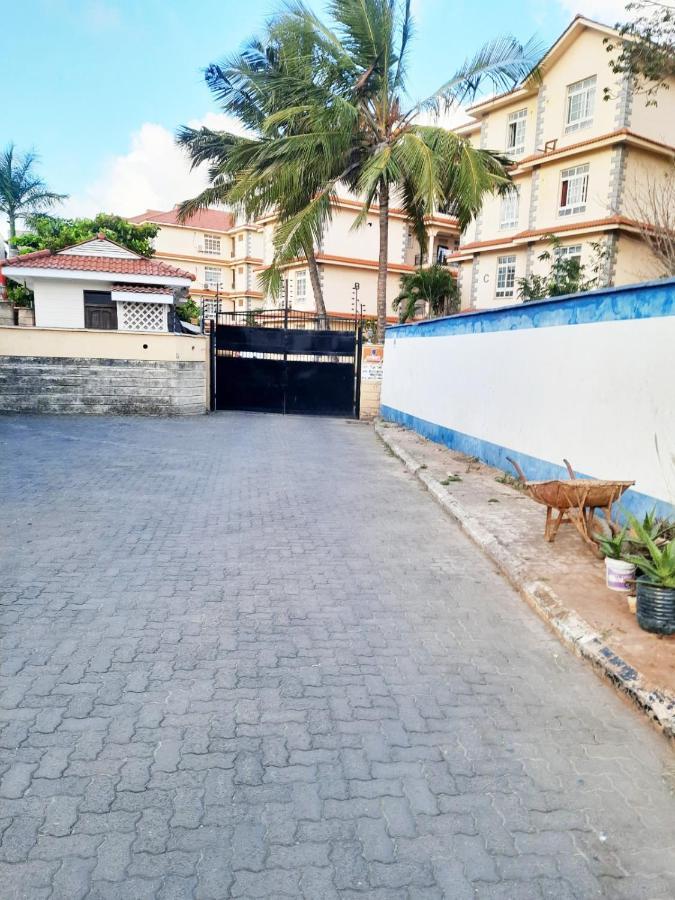 Nyali 3 Bedroom Apartment With Parking, Wifi, Ac Mombasa Exterior photo